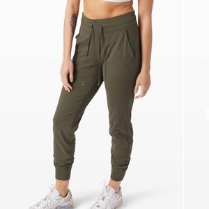 Lululemon Ready to Rulu Jogger